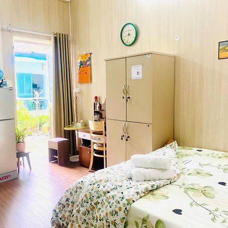 האנוי Cozy Homestay With Large Bed, Private Bathroom, Large Balcony מראה חיצוני תמונה