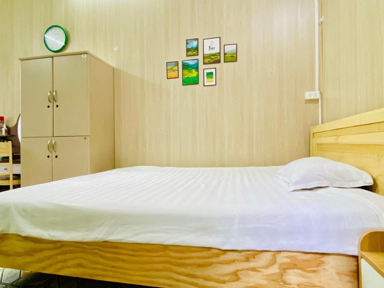 האנוי Cozy Homestay With Large Bed, Private Bathroom, Large Balcony מראה חיצוני תמונה