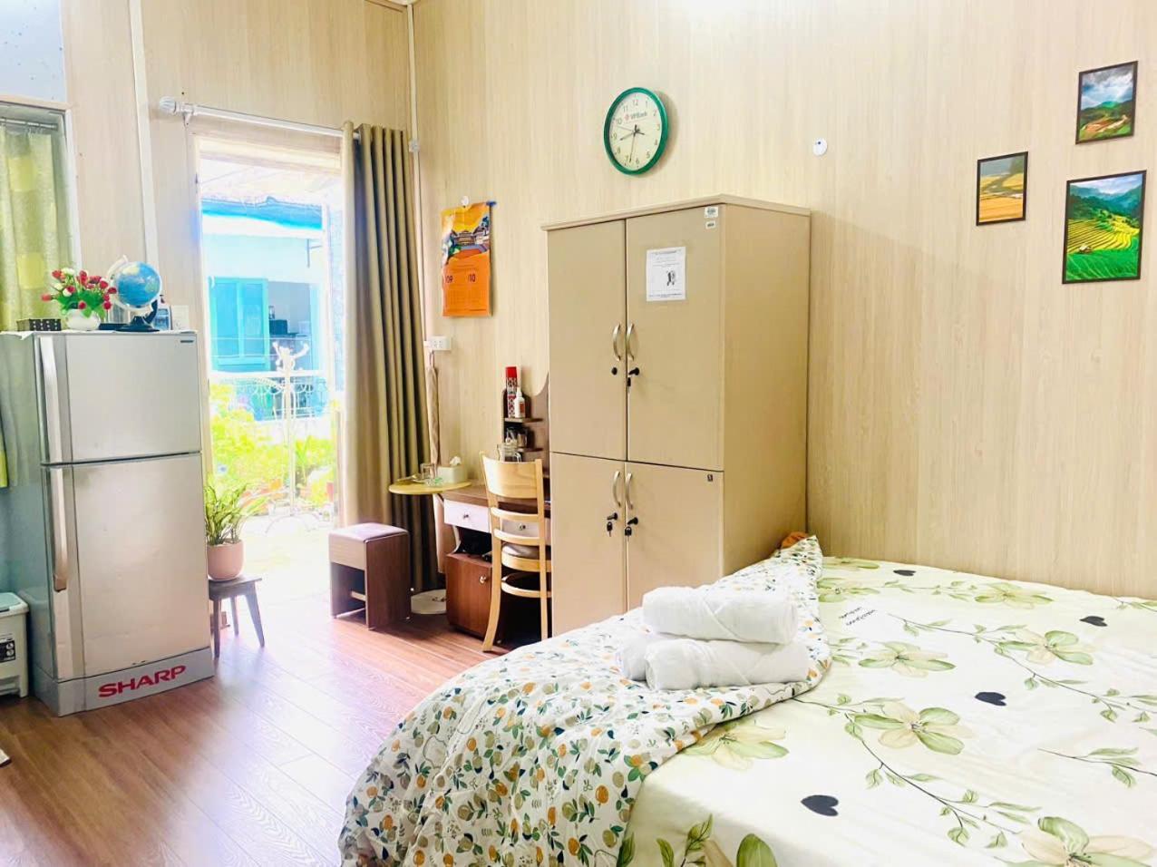 האנוי Cozy Homestay With Large Bed, Private Bathroom, Large Balcony מראה חיצוני תמונה